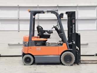 Chariot élévateur d'occasion TOYOTA 7FBMF25 ELEKTRO VIERRADFRONTSTAPLER (13071520)