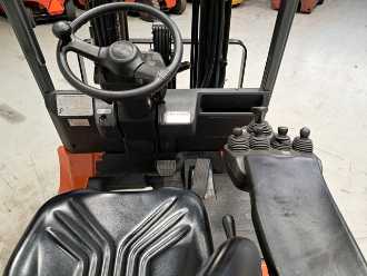 Chariot élévateur d'occasion TOYOTA 7FBMF25 ELEKTRO VIERRADFRONTSTAPLER (13071520)