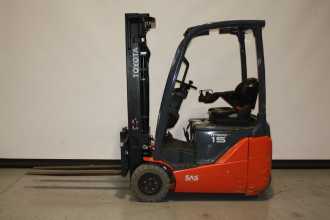 Chariot élévateur d'occasion TOYOTA 8FBE15T ELEKTRO DREIRADFRONTSTAPLER (13027734) backdrop