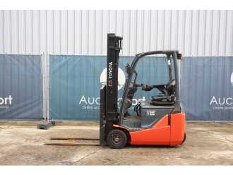 Chariot élévateur d'occasion TOYOTA 8FBE15T ELEKTRO VIERRADFRONTSTAPLER (13063421)