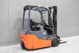Chariot élévateur d'occasion TOYOTA 8FBE16T /58264/ ELEKTRO DREIRADFRONTSTAPLER (13065586)