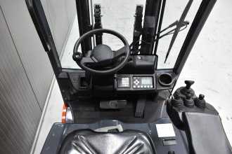 Chariot élévateur d'occasion TOYOTA 8FBE16T /58264/ ELEKTRO DREIRADFRONTSTAPLER (13065586)