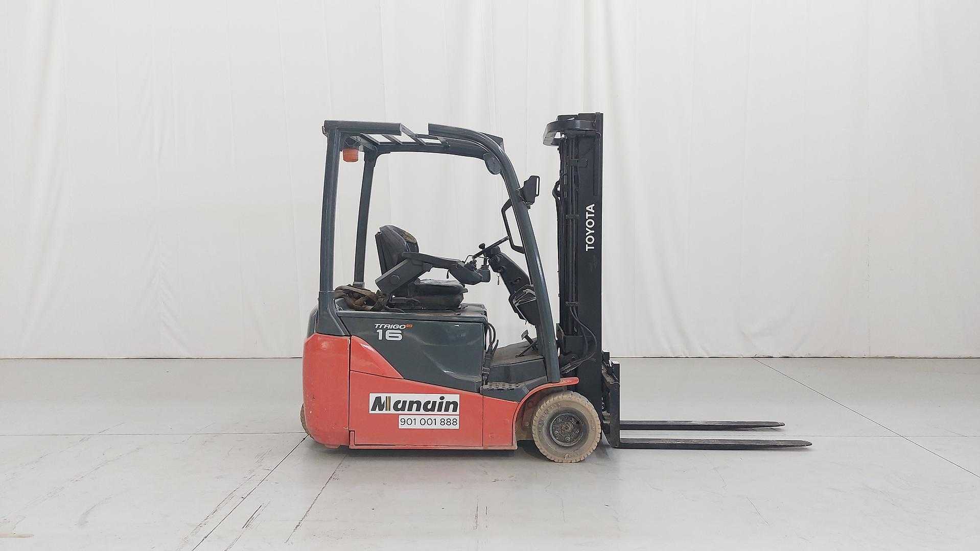 Chariot élévateur d'occasion TOYOTA 8FBE16T ELEKTRO DREIRADFRONTSTAPLER (13028194)