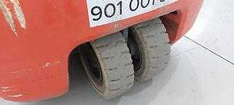 Chariot élévateur d'occasion TOYOTA 8FBE16T ELEKTRO DREIRADFRONTSTAPLER (13028195)