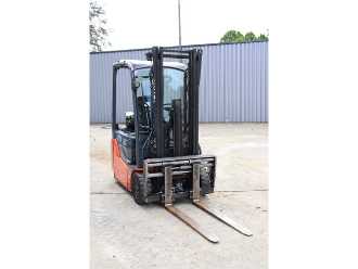 Chariot élévateur d'occasion TOYOTA 8FBE16T ELEKTRO VIERRADFRONTSTAPLER (13063416)