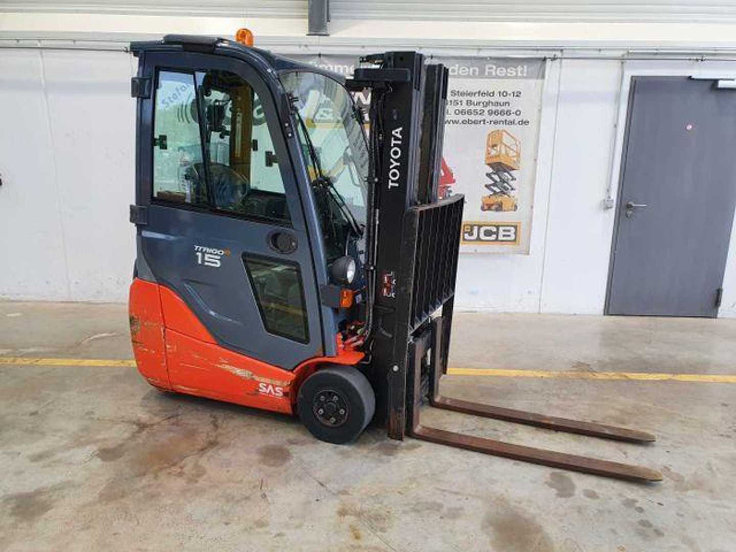Chariot élévateur d'occasion TOYOTA 8FBET15 / Batterie 07/2023 / HH: 4.3m! / 2.849h ELEKTRO VIERRADFRONTSTAPLER (13024734)