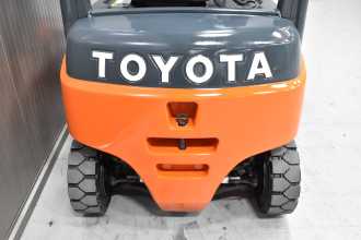 Chariot élévateur d'occasion TOYOTA 8FBM20T /58261/ ELEKTRO VIERRADFRONTSTAPLER (13064808)