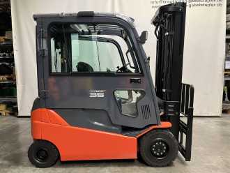 Chariot élévateur d'occasion TOYOTA 8FBMT35 ELEKTRO VIERRADFRONTSTAPLER (13075499)