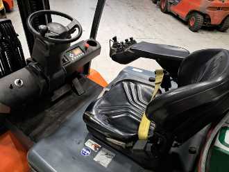 Chariot élévateur d'occasion TOYOTA 8FBMT45 ELEKTRO VIERRADFRONTSTAPLER (13038094)