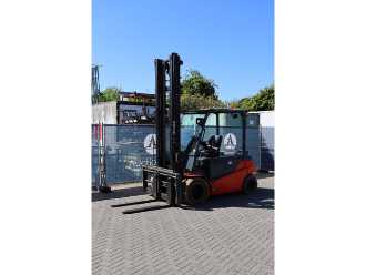 Chariot élévateur d'occasion TOYOTA 8FBMT50 ELEKTRO VIERRADFRONTSTAPLER (13041269)