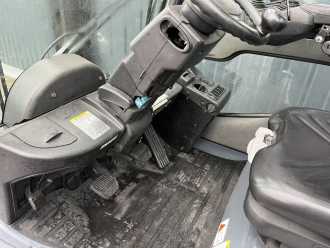 Chariot élévateur d'occasion TOYOTA 8FDF30 DIESEL VIERRADFRONTSTAPLER (13036622)