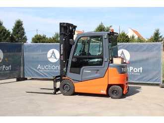 Chariot élévateur d'occasion TOYOTA 9FBM30T ELEKTRO VIERRADFRONTSTAPLER (13062932)