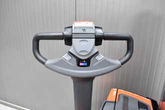 Chariot élévateur d'occasion TOYOTA SWE 140 /58814/ ELEKTRO HOCHHUBKOMMISSIONIERER (13069558)
