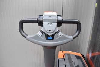 Chariot élévateur d'occasion TOYOTA SWE 140L /58810/ ELEKTRO HOCHHUBKOMMISSIONIERER (13068698)