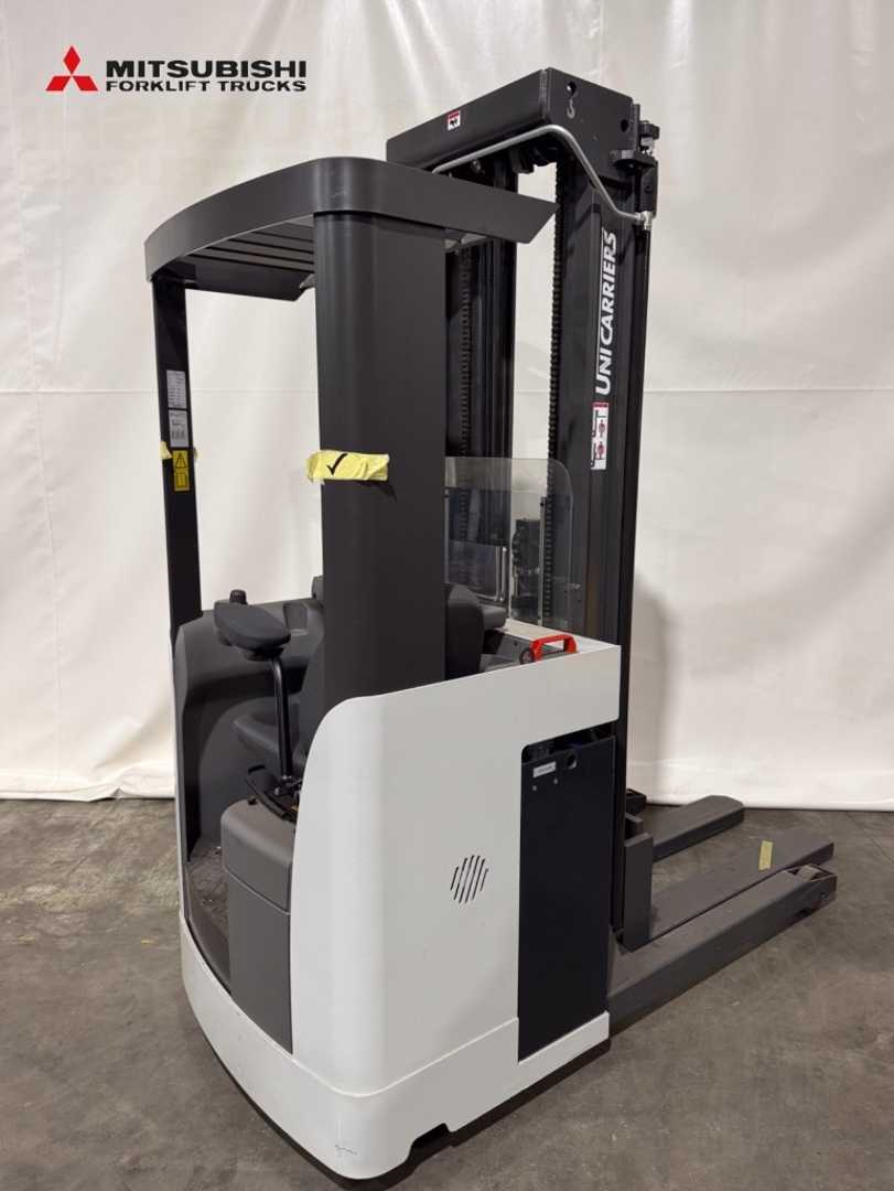 Chariot élévateur d'occasion UNICARRIERS 100SDTFV570XTF - Teleskopgabeln - Wie Neu! - 1Std. ELEKTRO SEITENSTAPLER (12917267)