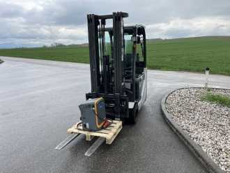 Chariot élévateur d'occasion UNICARRIERS A2N1L18Q ELEKTRO DREIRADFRONTSTAPLER (13037629)
