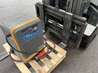 Chariot élévateur d'occasion UNICARRIERS A2N1L18Q ELEKTRO DREIRADFRONTSTAPLER (13037629)
