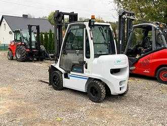 Chariot élévateur d'occasion UNICARRIERS YG1D2A32Q DIESEL VIERRADFRONTSTAPLER (13076214)