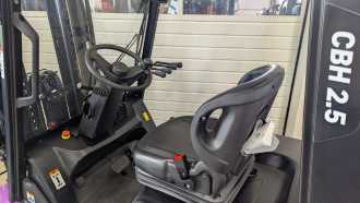 Chariot élévateur d'occasion WEITERE CBH 2.5 ELEKTRO VIERRADFRONTSTAPLER (13065137)