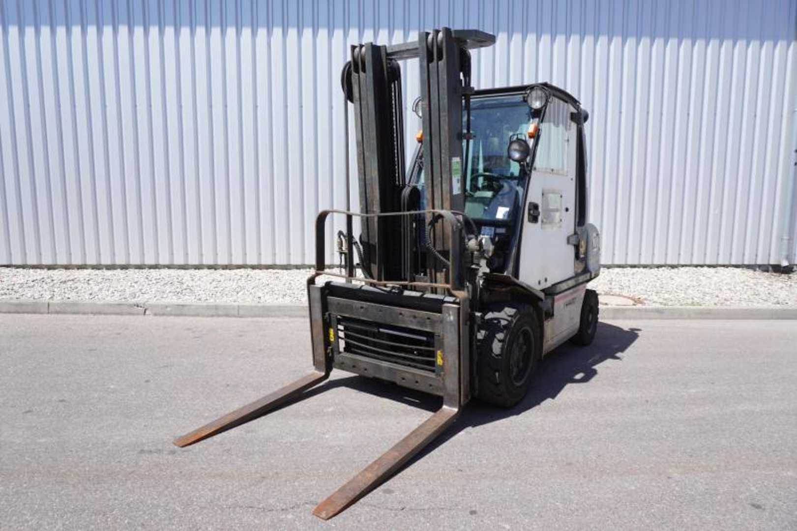 Chariot élévateur d'occasion WEITERE FGD02A300 DIESEL VIERRADFRONTSTAPLER (13070892)