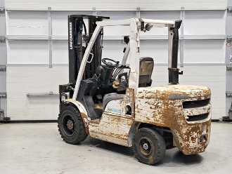 Chariot élévateur d'occasion WEITERE UniCarriers YG1F2A35U DIESEL VIERRADFRONTSTAPLER (13034776)