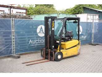 Chariot élévateur d'occasion YALE ERP16VT ELEKTRO VIERRADFRONTSTAPLER (13041374)