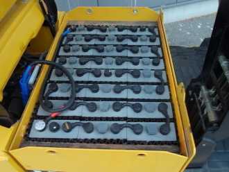 Chariot élévateur d'occasion YALE ERP18ATF ELEKTRO DREIRADFRONTSTAPLER (13074624)
