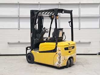 Chariot élévateur d'occasion YALE ERP18VT MWB ELEKTRO DREIRADFRONTSTAPLER (13075842)