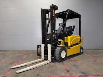 Chariot élévateur d'occasion YALE ERP35 VL ELEKTRO VIERRADFRONTSTAPLER (13035560)