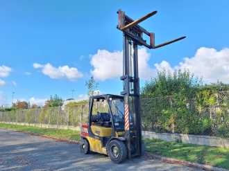 Chariot élévateur d'occasion YALE GLP35VX GAS VIERRADFRONTSTAPLER (12911695)