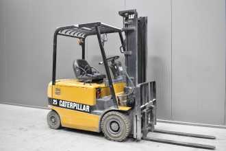 Caterpillar Čelní vysokozdvižný vozík čtyřkolový EP 25 K-PAC /57761/ (Nabídka 13048841)