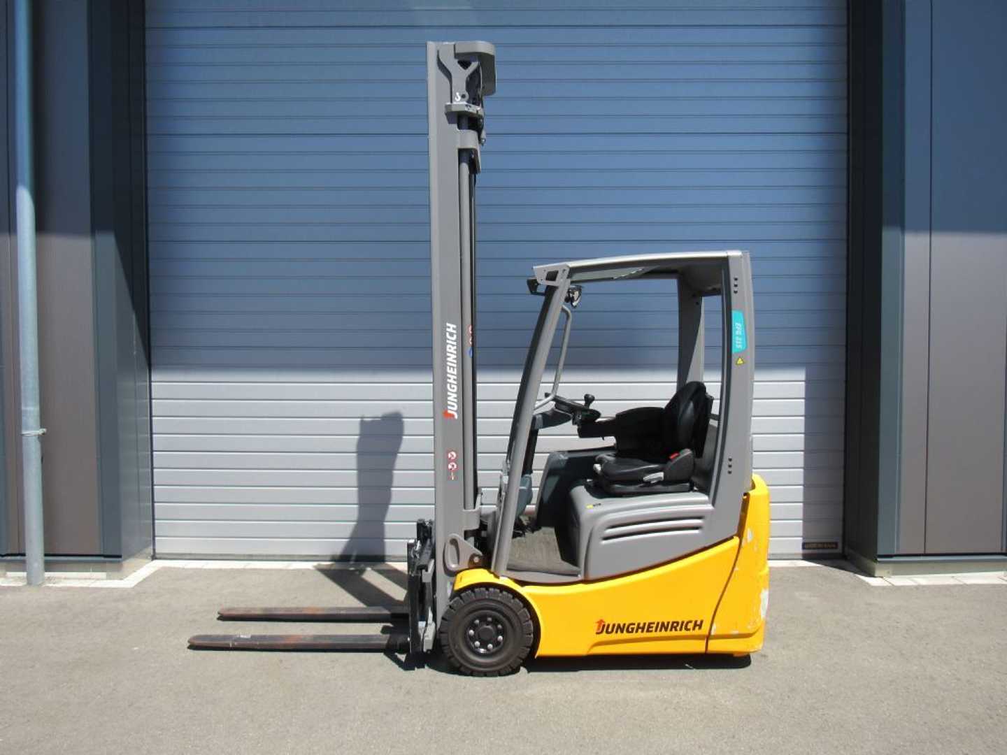Used Forklift Truck JUNGHEINRICH EFG215 ELEKTRO DREIRADFRONTSTAPLER (13076508)