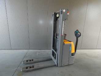 Used Forklift Truck JUNGHEINRICH EJC112 Z ELEKTRO HOCHHUBWAGENDEICHSEL (13076034) backdrop