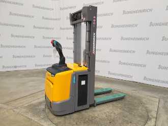 Used Forklift Truck JUNGHEINRICH ERC 216z KP 67-100-459 DZ ELEKTRO HOCHHUBWAGENFAHRERSTAND (12974965) backdrop