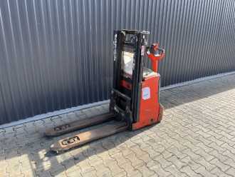 Used Forklift Truck LINDE D08 ELEKTRO HOCHHUBWAGENDEICHSEL (13066521) backdrop