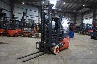 Used Forklift Truck LINDE E 16-02 - Nur 916 Stunden - Top Zustand ELEKTRO DREIRADFRONTSTAPLER (13076420) backdrop
