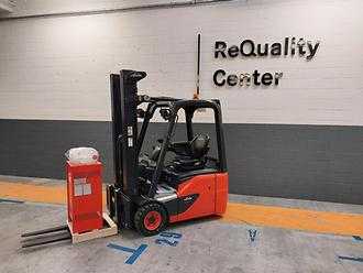 Used Forklift Truck LINDE E15 ELEKTRO DREIRADFRONTSTAPLER (13033348) backdrop