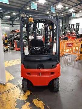Used Forklift Truck LINDE E16P ELEKTRO VIERRADFRONTSTAPLER (12261361) backdrop