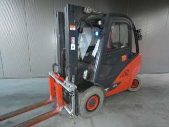 Used Forklift Truck LINDE H 30 D DIESEL VIERRADFRONTSTAPLER (13076058) backdrop