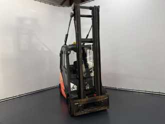 Used Forklift Truck LINDE H25D-02 DIESEL VIERRADFRONTSTAPLER (13076299) backdrop