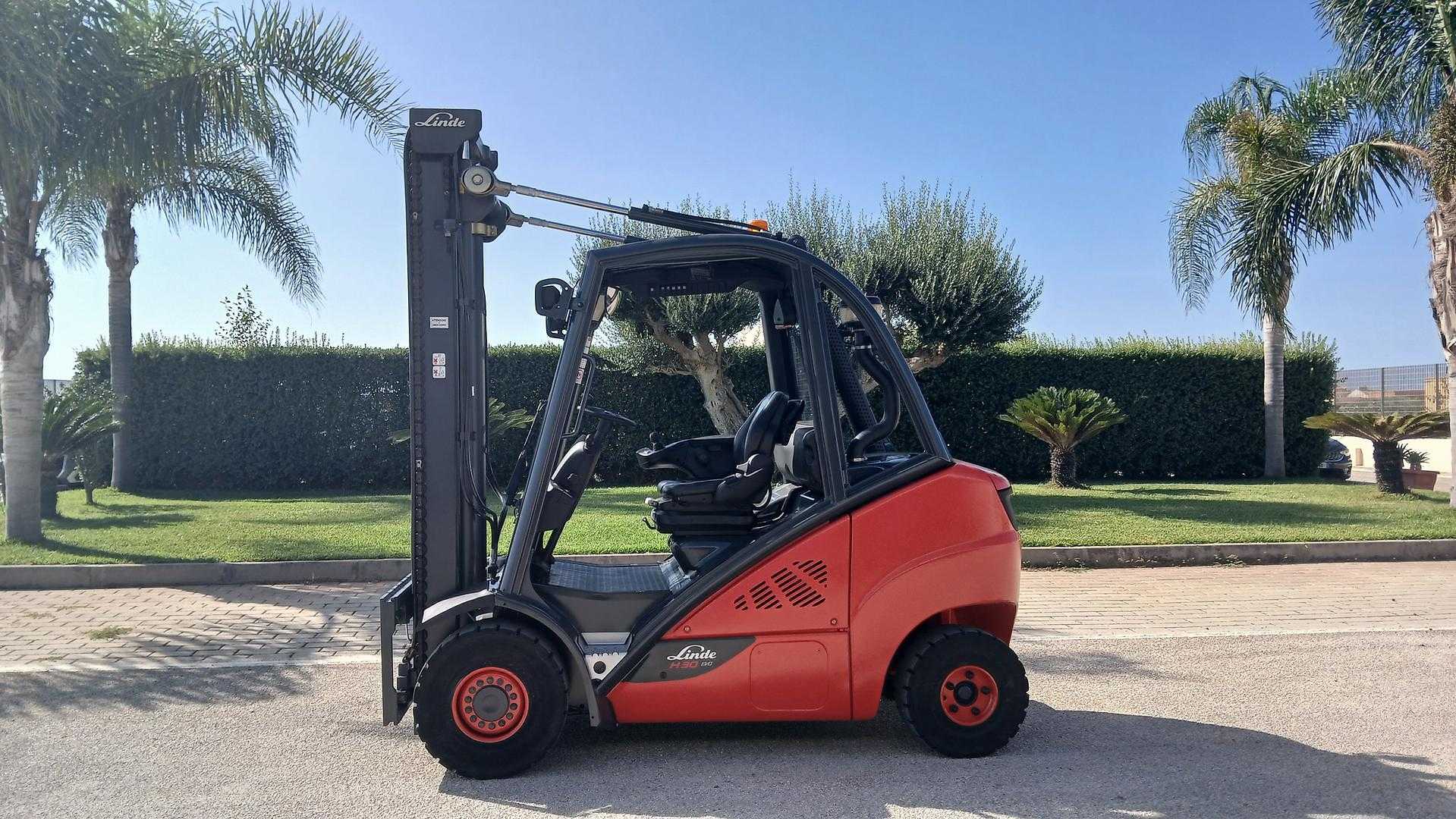 Used Forklift Truck LINDE H30D-02 393 EVO DIESEL VIERRADFRONTSTAPLER (12912904)