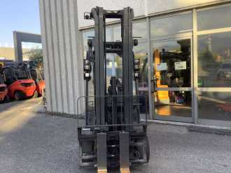 Used Forklift Truck LINDE H35D-01 DIESEL VIERRADFRONTSTAPLER (13076937)