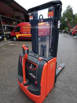 Used Forklift Truck LINDE L 14 ELEKTRO HOCHHUBWAGENDEICHSEL (13076009) backdrop