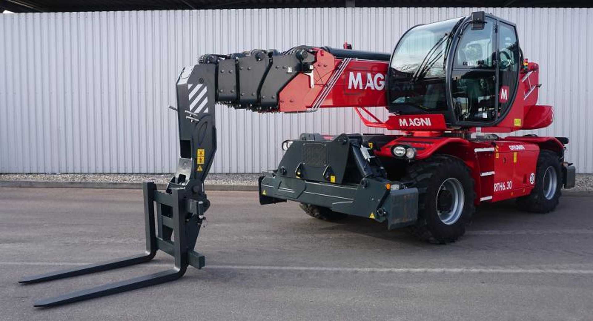 Used Forklift Truck MAGNI RTH 6.30 SH DIESEL TELESKOPARMSTAPLER (13036852)