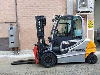 Used Forklift Truck STILL RX60-50/600 ELEKTRO VIERRADFRONTSTAPLER (13024048) backdrop