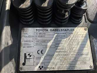 Used Forklift Truck TOYOTA 40-8FD35N DIESEL VIERRADFRONTSTAPLER (13050552)