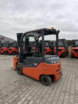 Used Forklift Truck TOYOTA 8FBMT35 ELEKTRO VIERRADFRONTSTAPLER (13075631)