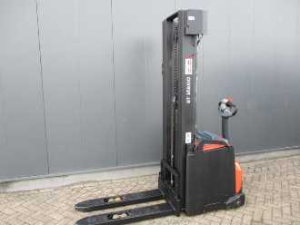 Used Forklift Truck TOYOTA SWE160 ELEKTRO HOCHHUBWAGENDEICHSEL (13049578)