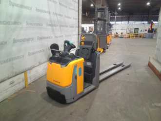 Chariot elevateur occasion Jungheinrich Transpalette porté debout ECE 225 20 310 54 (Offre 13013563)