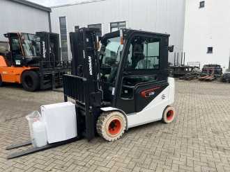 Gabelstapler gebraucht BOBCAT B35NS ELEKTRO VIERRADFRONTSTAPLER (13025103) backdrop